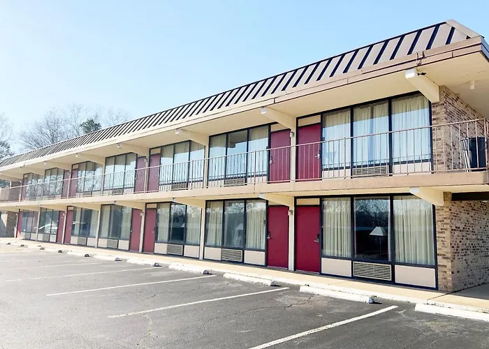 Paris Inn And Suites